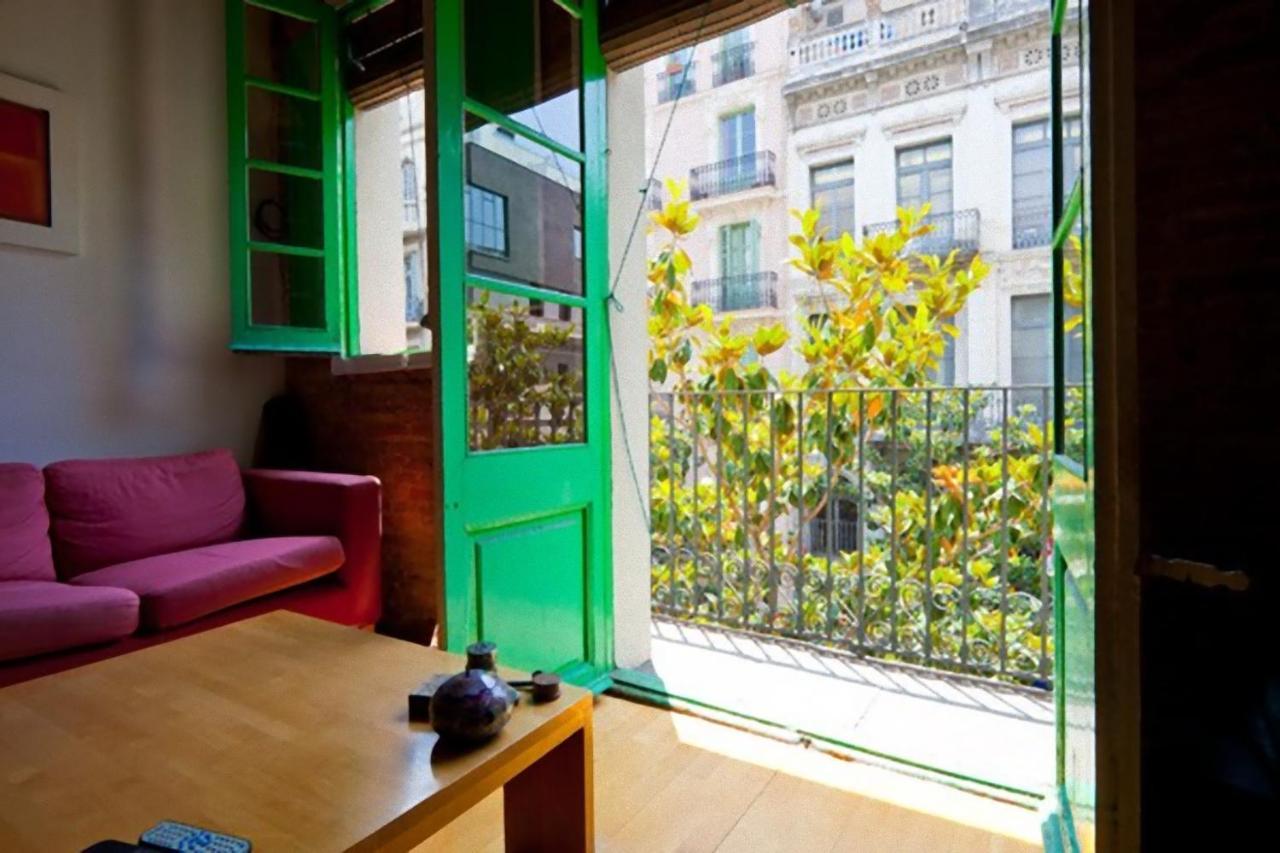 La Casa De Laura Nisia B&B Барселона Экстерьер фото